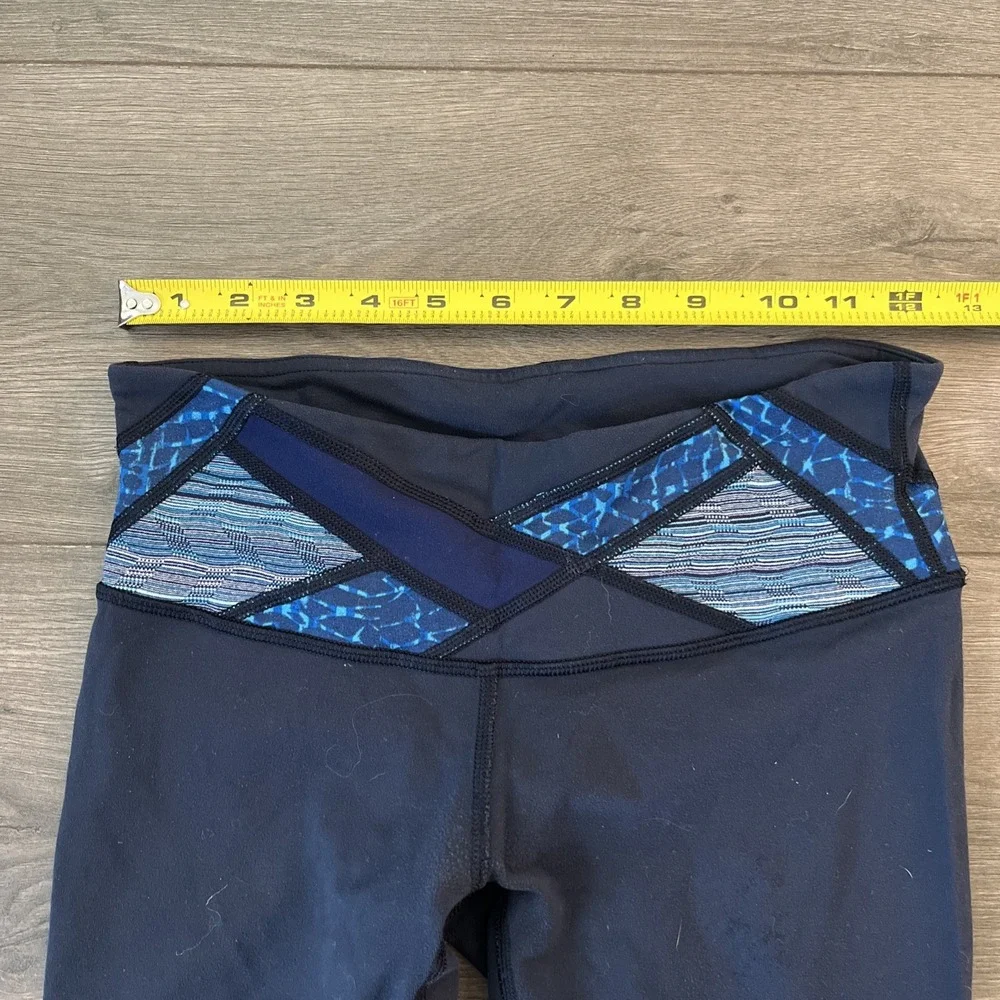 Lululemon Womens Sz 4 Capri Leggings Dark Blue